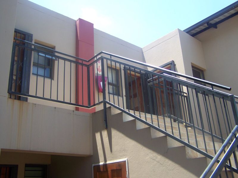 2-Bedroom Apartment for Sale in Gateway Manor – Excellent Value! - Photo 6