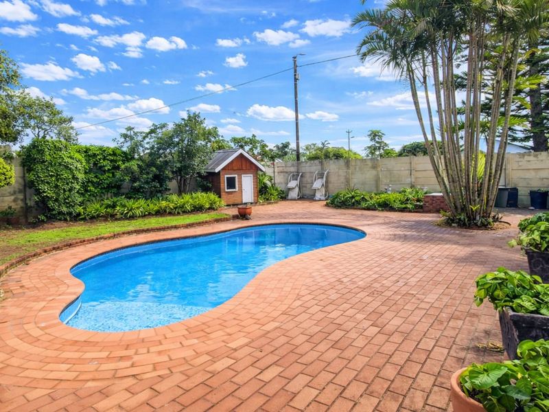 Generous Spaces, Central Convenience, Family Ready Home Awaits in Gonubie (By the Sea) - Photo 5