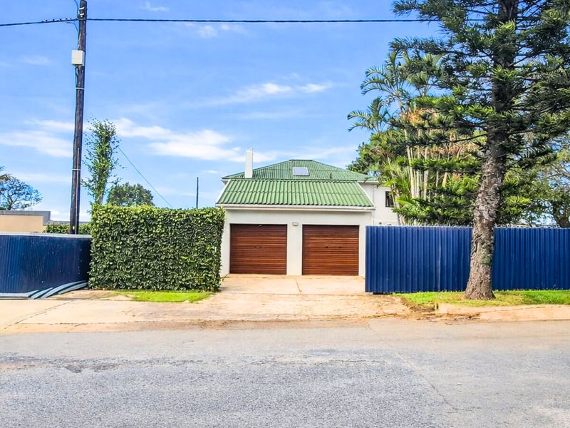 Generous Spaces, Central Convenience, Family Ready Home Awaits in Gonubie (By the Sea) - Photo 2