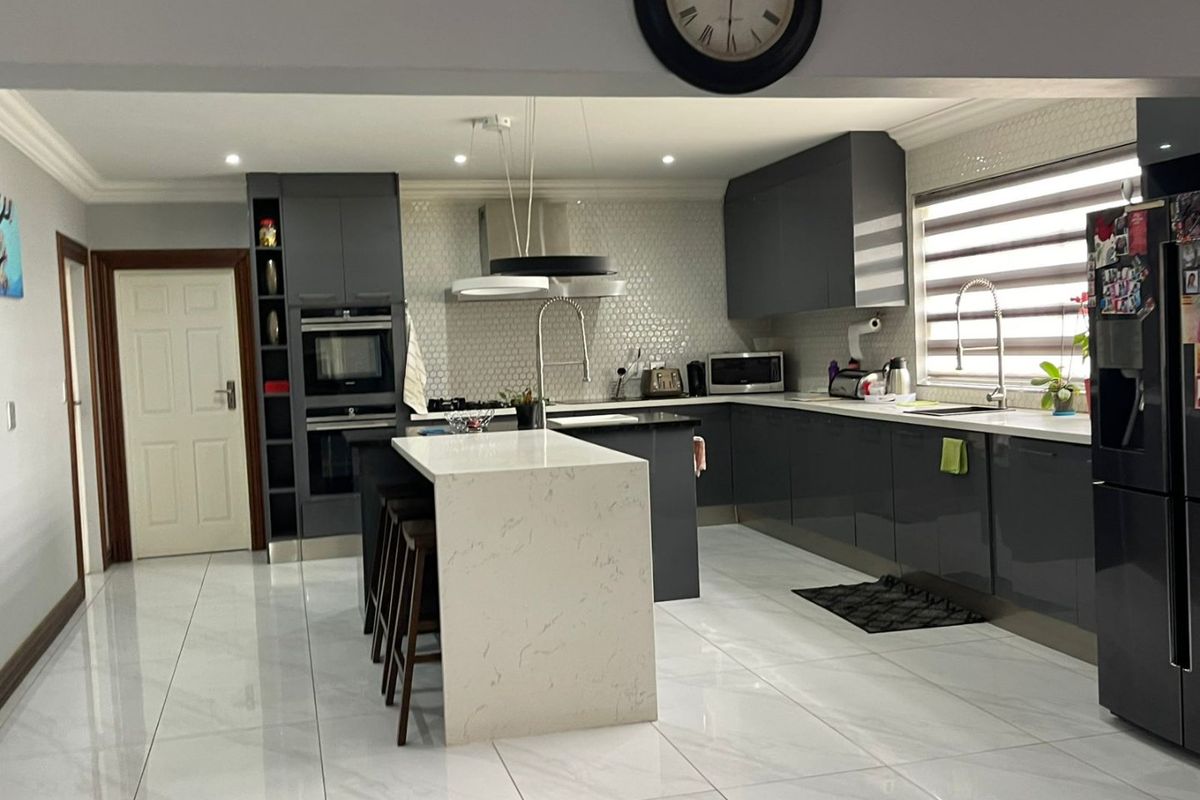 Luxury  Mooi Kloof Family Home with Pool - Photo 4