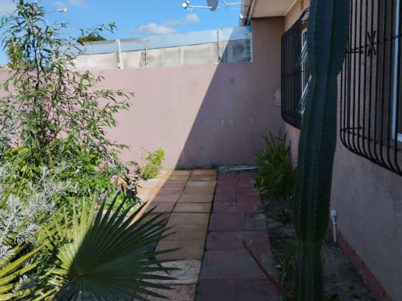 Investors’ Dream: Spacious Family Home with Excellent Income Potential - Photo 2