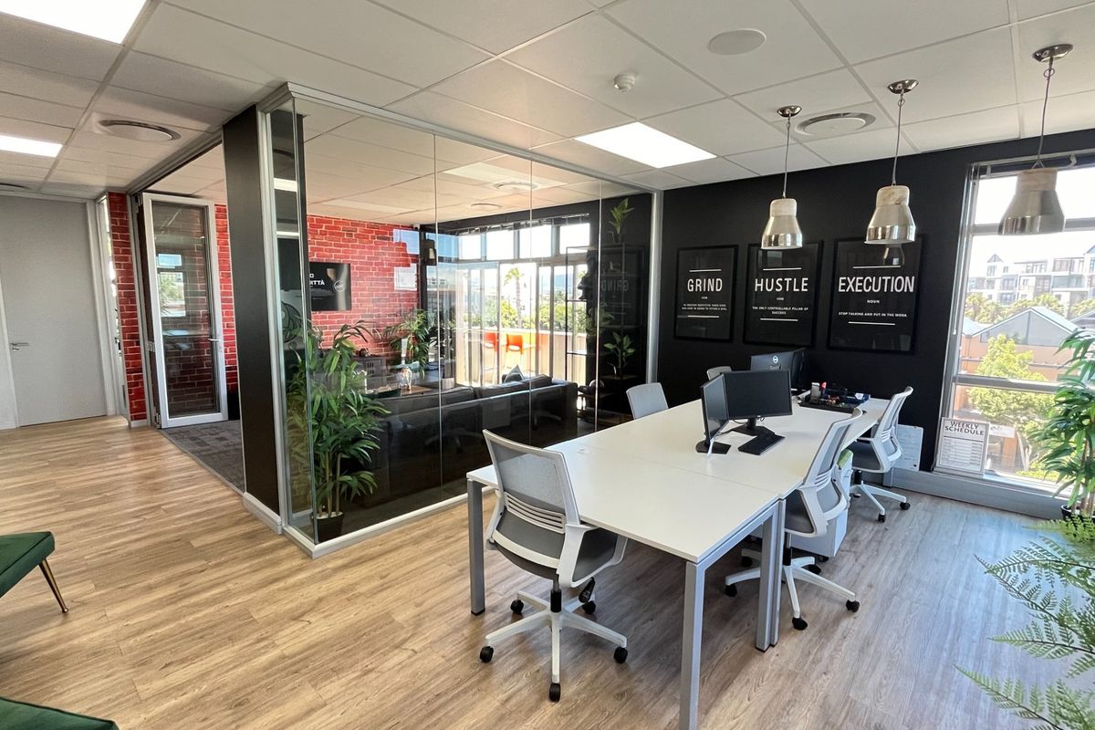 Fully Furnished A Grade Office - Photo 2