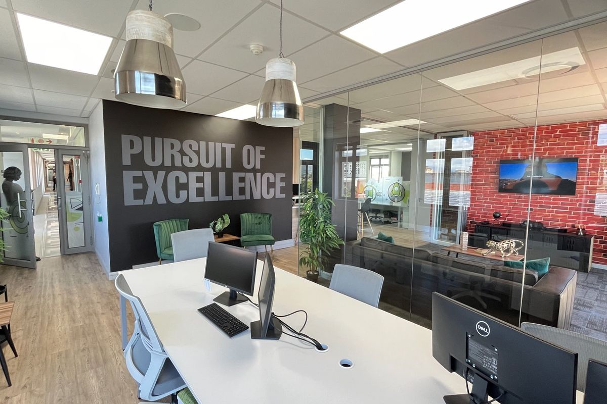 Fully Furnished A Grade Office - Photo 4