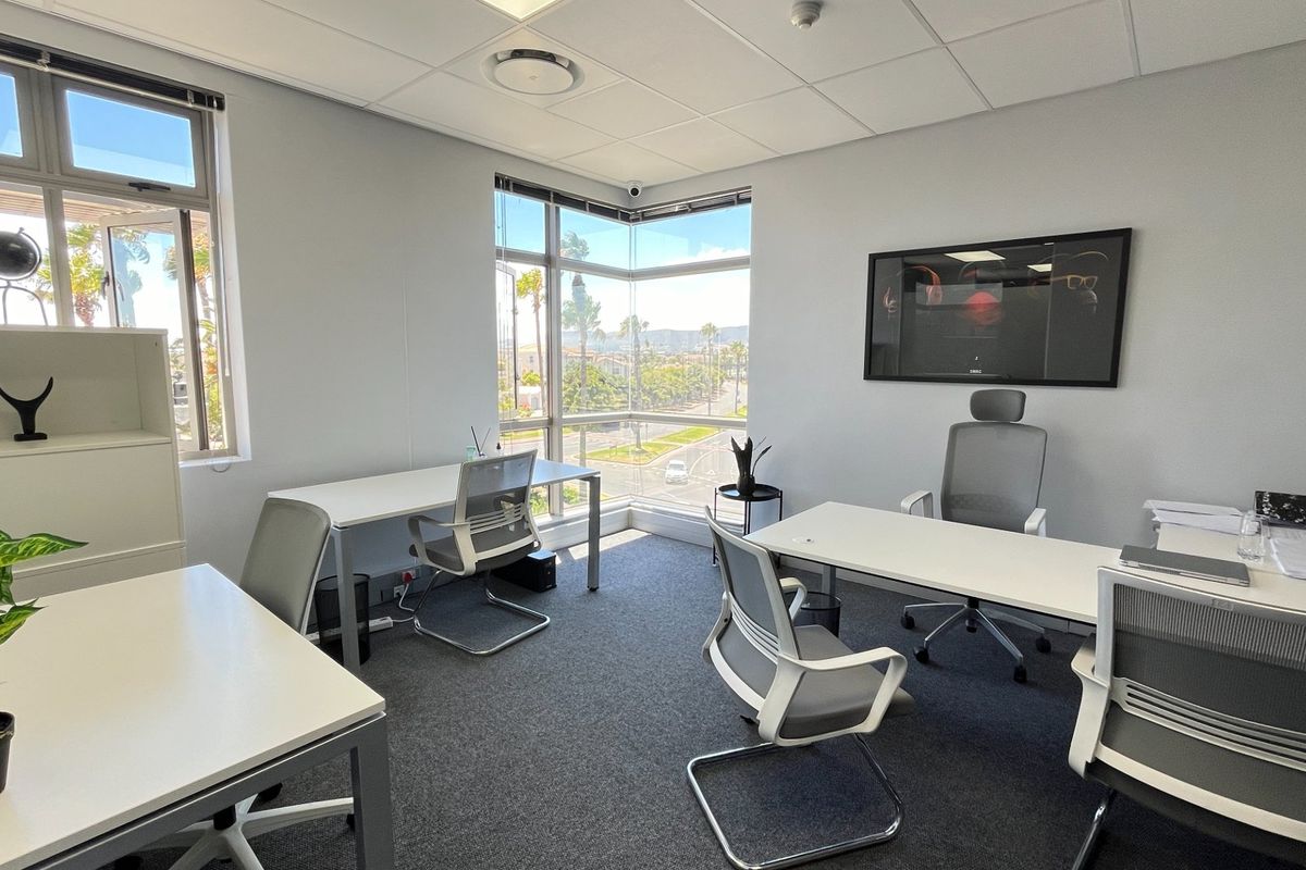 Fully Furnished A Grade Office - Photo 5
