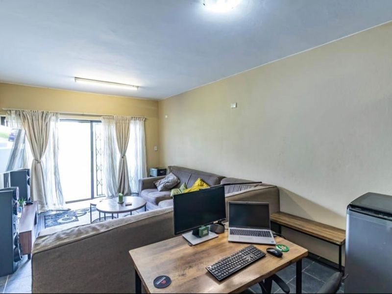 Modern 2-Bedroom Ground floor Apartment for Sale – Midrand - Photo 5