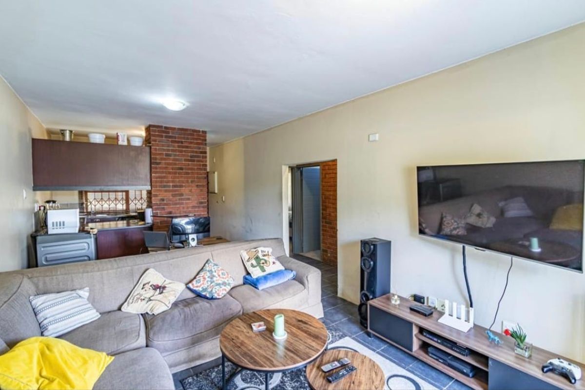 Modern 2-Bedroom Ground floor Apartment for Sale – Midrand - Photo 2
