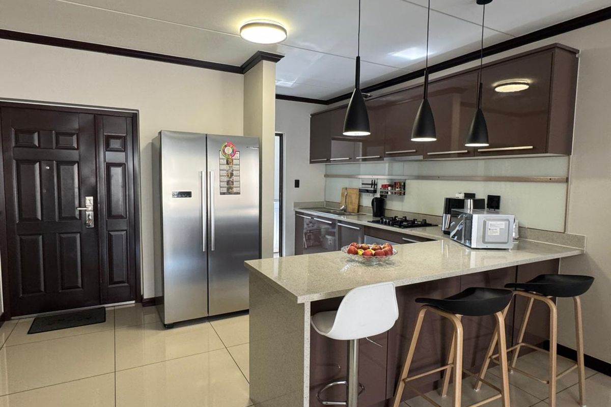Modern Apartment with Solar Power in Secure Lifestyle Estate - Photo 3
