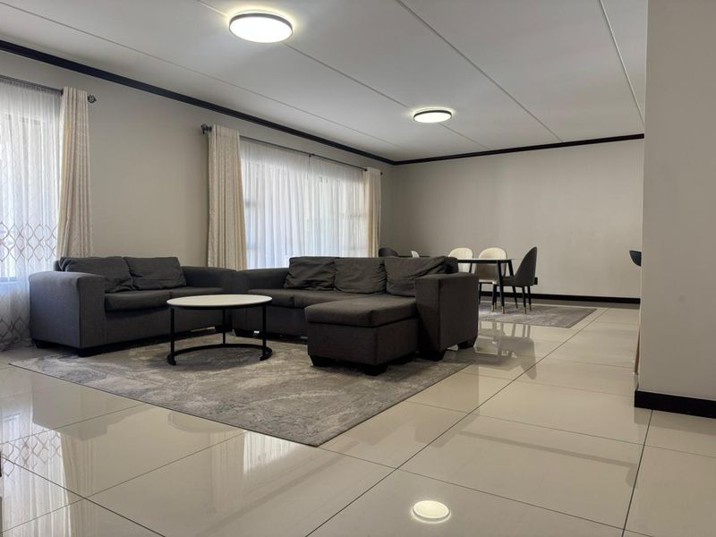 Modern Apartment with Solar Power in Secure Lifestyle Estate - Photo 4