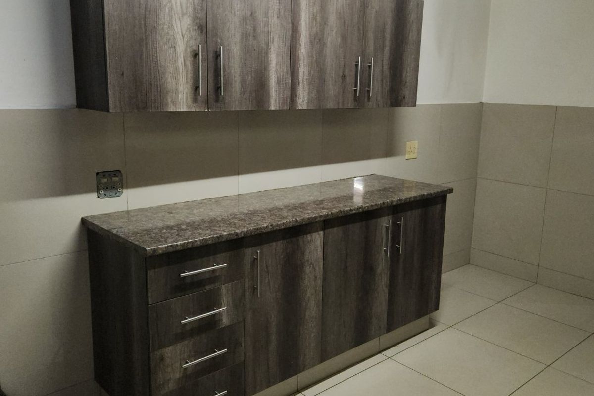 Charming 3-Bedroom Family Home in Erasmia - Photo 5