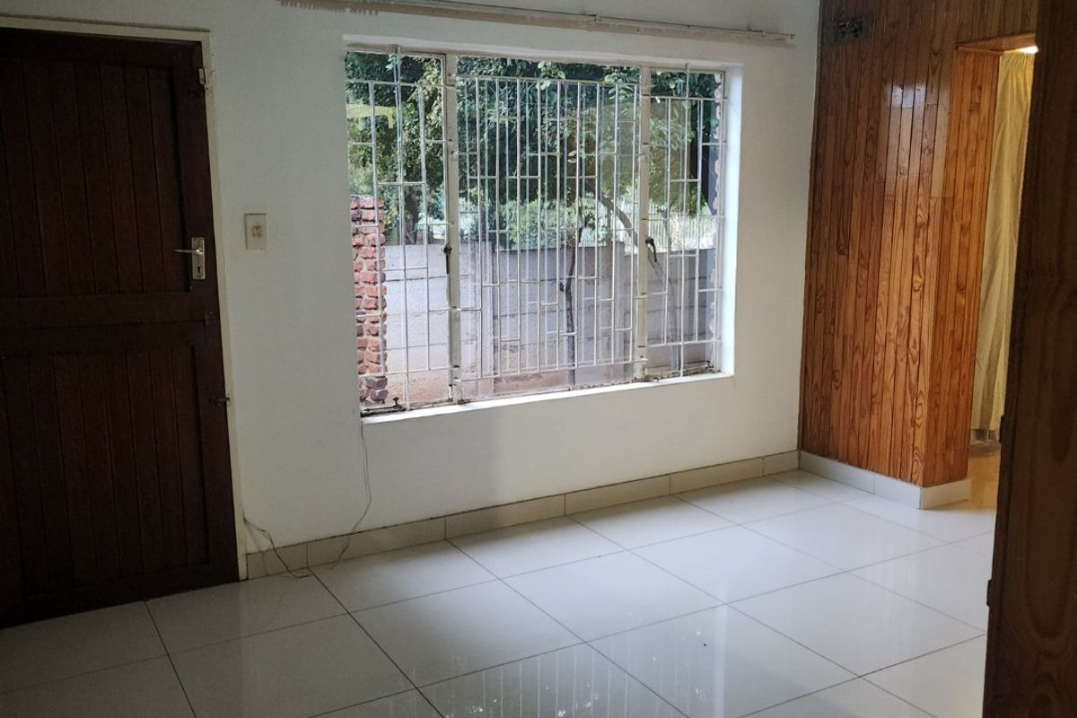 Charming 3-Bedroom Family Home in Erasmia - Photo 3