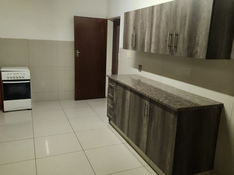 Charming 3-Bedroom Family Home in Erasmia - Photo 9
