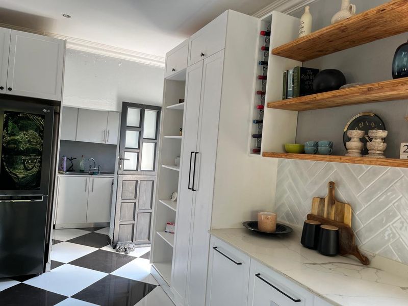 6 Bedroom House for Sale in Westville  - Photo 10