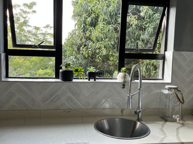 6 Bedroom House for Sale in Westville  - Photo 7