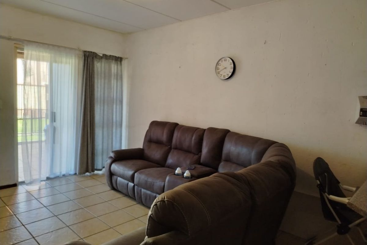 2 Bedroom 2 Bathroom group floor unit with Private garden up for Grabs! - Photo 4