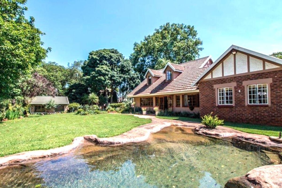 An exceptional  spacious family home - Bothas Hill - Photo 3