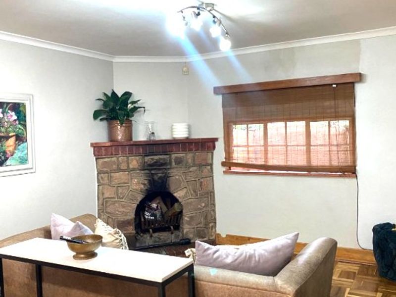 An exceptional  spacious family home - Bothas Hill - Photo 9