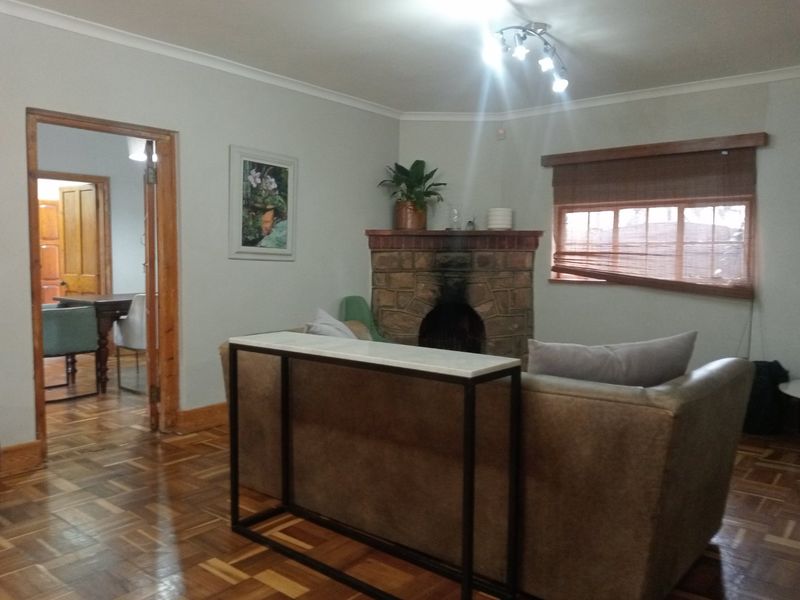 A Large family home  or corporate living- Bothas Hill - Photo 9
