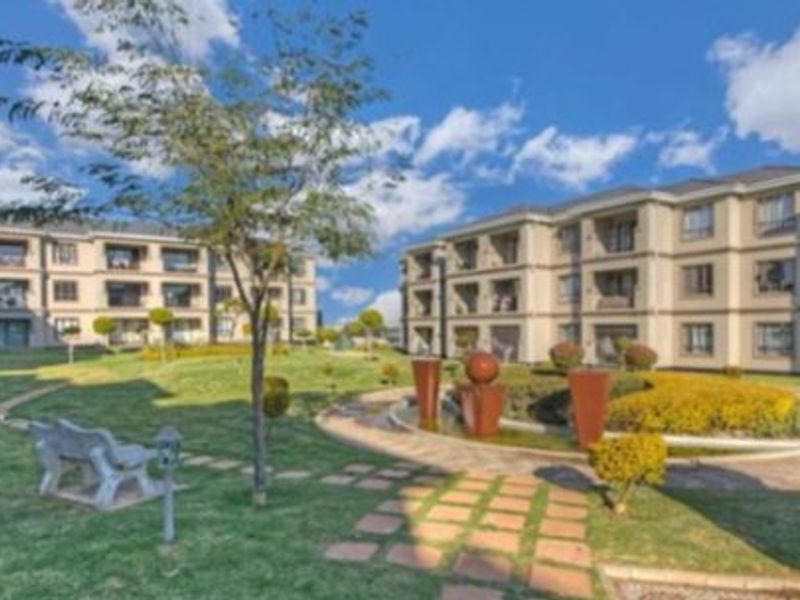 2-bedroom, 1- bathroom ground floor unit available from 1 June 2026. - Photo 8