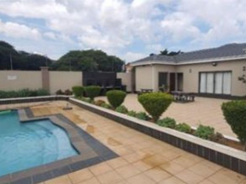 2-bedroom, 1- bathroom ground floor unit available from 1 June 2026. - Photo 6