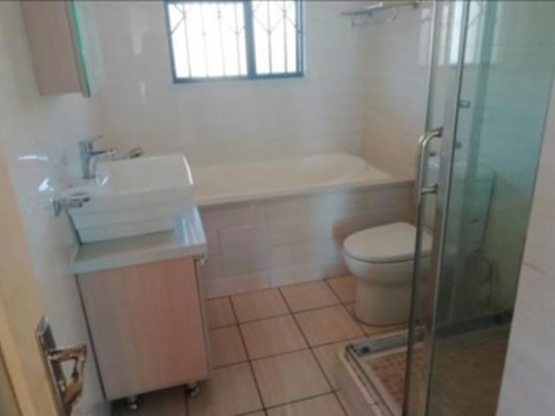 2-bedroom, 1- bathroom ground floor unit available from 1 June 2026. - Photo 4