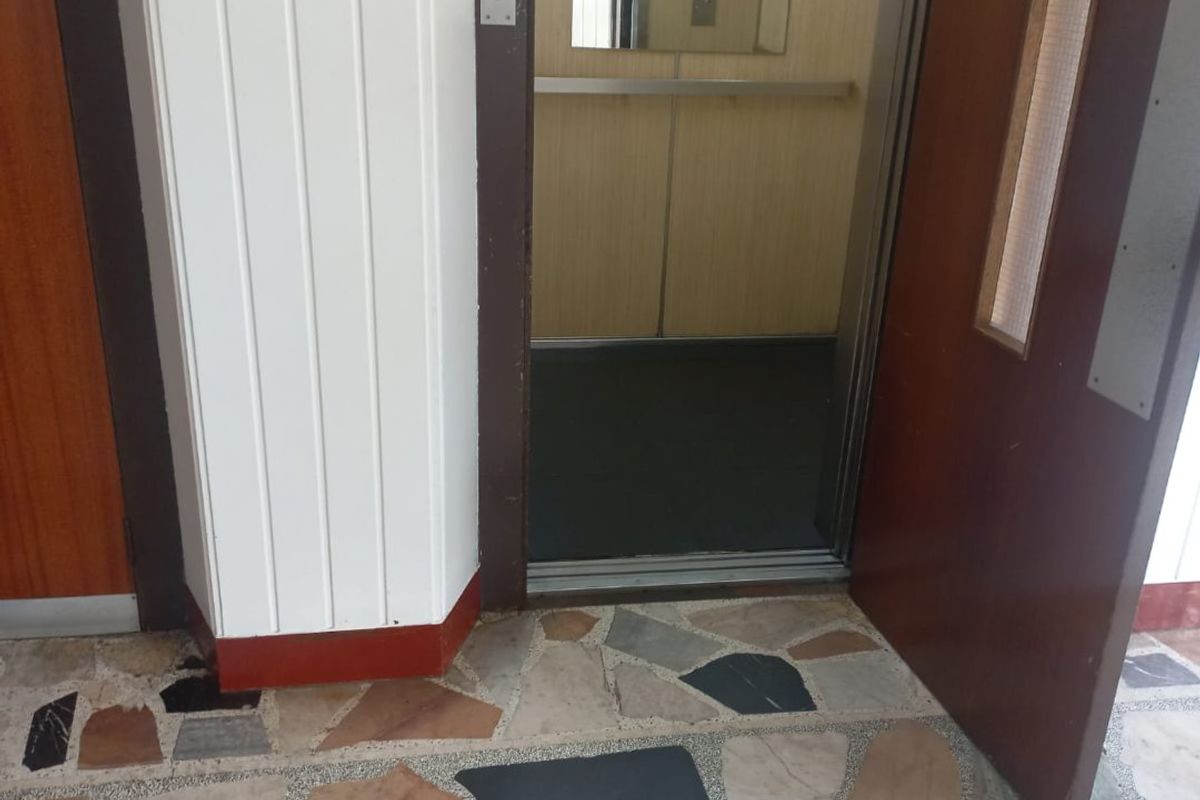 Morden Well Maintained Flat on North Beach Durban - Photo 4