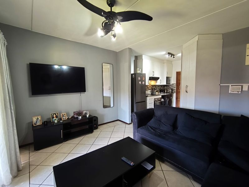 2 Bedroom, 1 Bathroom ground-floor modern Apartment in Little Falls - Photo 3