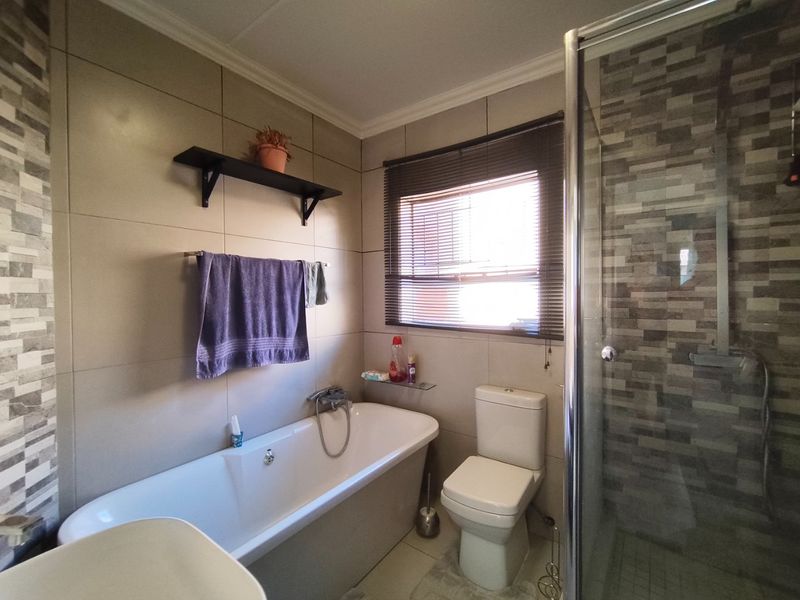 2 Bedroom, 1 Bathroom ground-floor modern Apartment in Little Falls - Photo 9