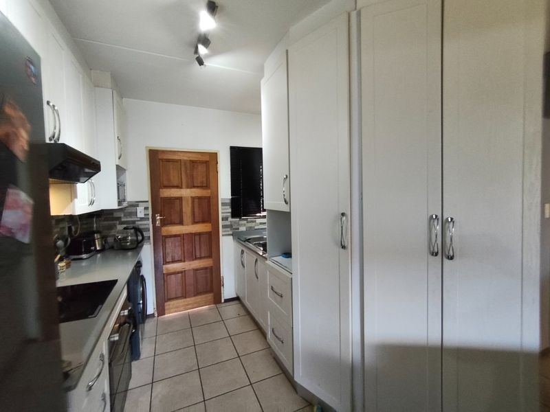 2 Bedroom, 1 Bathroom ground-floor modern Apartment in Little Falls - Photo 6