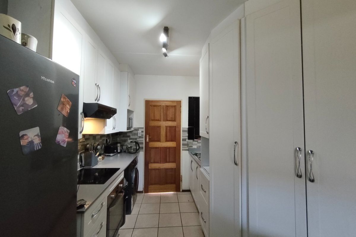 2 Bedroom, 1 Bathroom ground-floor modern Apartment in Little Falls - Photo 4