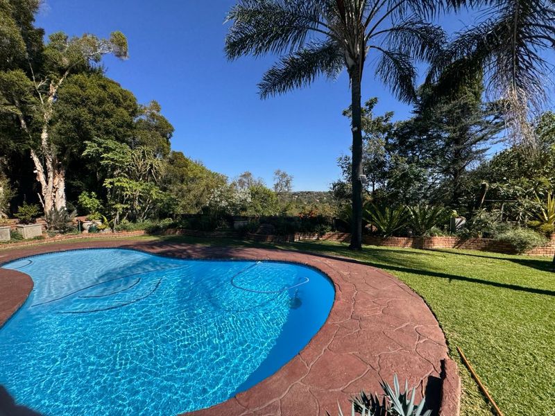 Family Home with Pool and Views in Murrayfield - Photo 2
