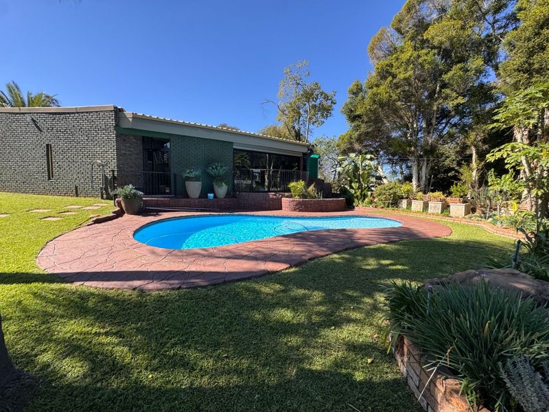 Family Home with Pool and Views in Murrayfield - Photo 1
