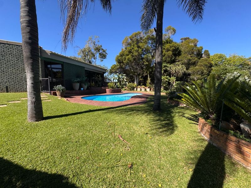 Family Home with Pool and Views in Murrayfield - Photo 4