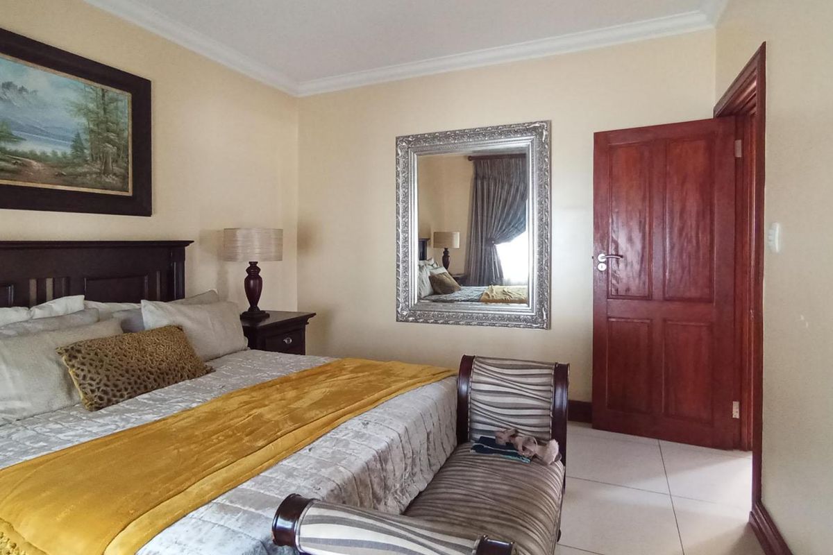 Elegant 4Bedroom Estate Home in Sagewood, Midrand - Photo 5