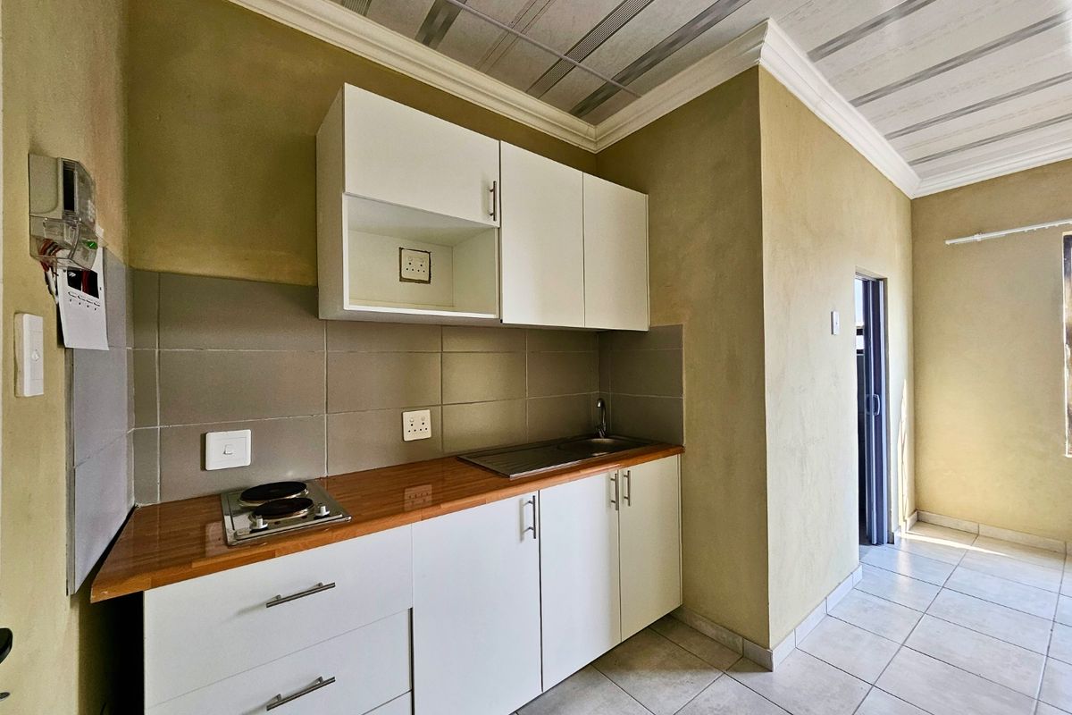 1 Bed Apartment in Klopperpark for Rent - Photo 2