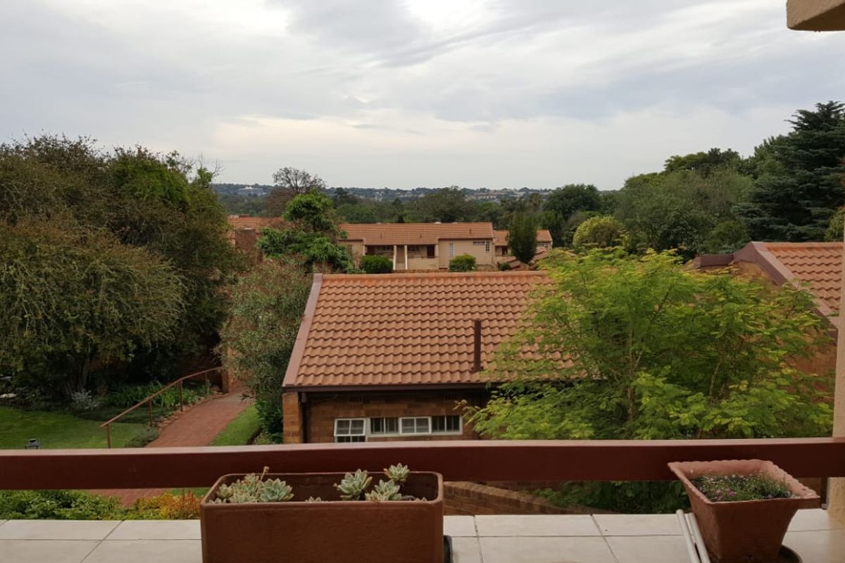Elegant 1 Bedroom Apartment for Sale in Secure Senior Lifestyle Village – Linksfield, Johannesburg - Photo 2