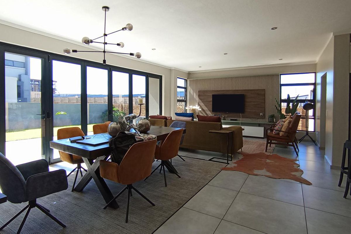 Modern Family Home with Exceptional Entertaining Spaces - Photo 3