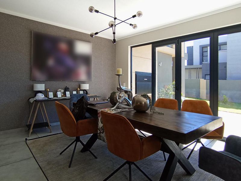 Modern Family Home with Exceptional Entertaining Spaces - Photo 5