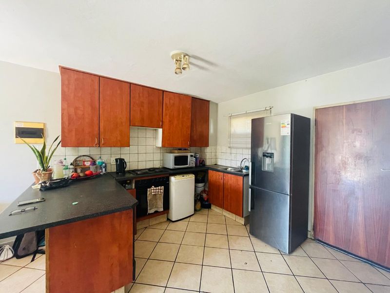 2 Bedroom First Floor Apartment with Garage & Lifestyle Amenities - Photo 7