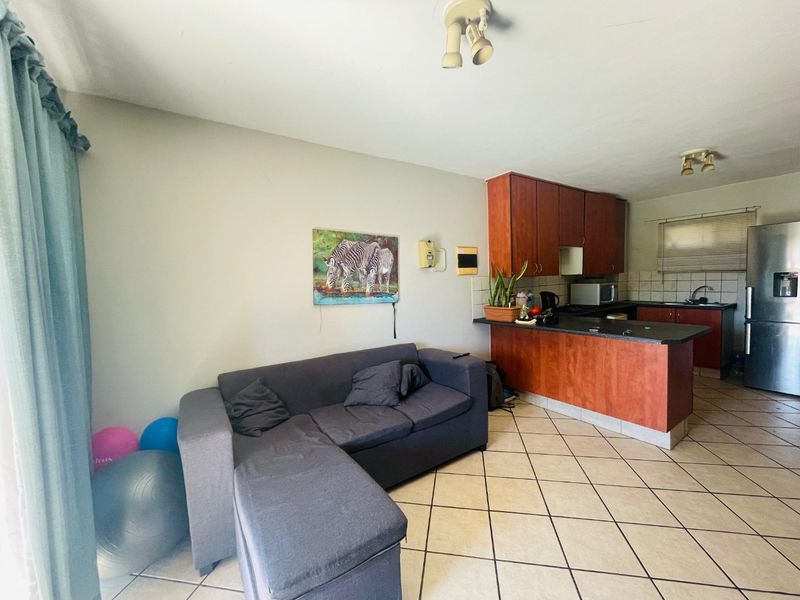 2 Bedroom First Floor Apartment with Garage & Lifestyle Amenities - Photo 7