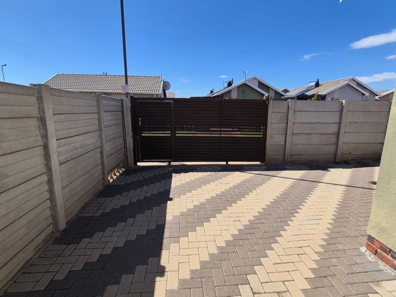 Stunning 3 bedrooms for sale in Sky City  - Photo 5