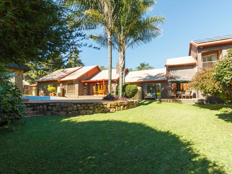 Exceptional Family Home with Entertainer’s Dream Garden in Wilro Park - Photo 1