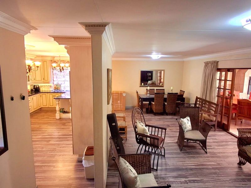 Beautiful Modern Family Home at an Excellent Price  - Photo 3