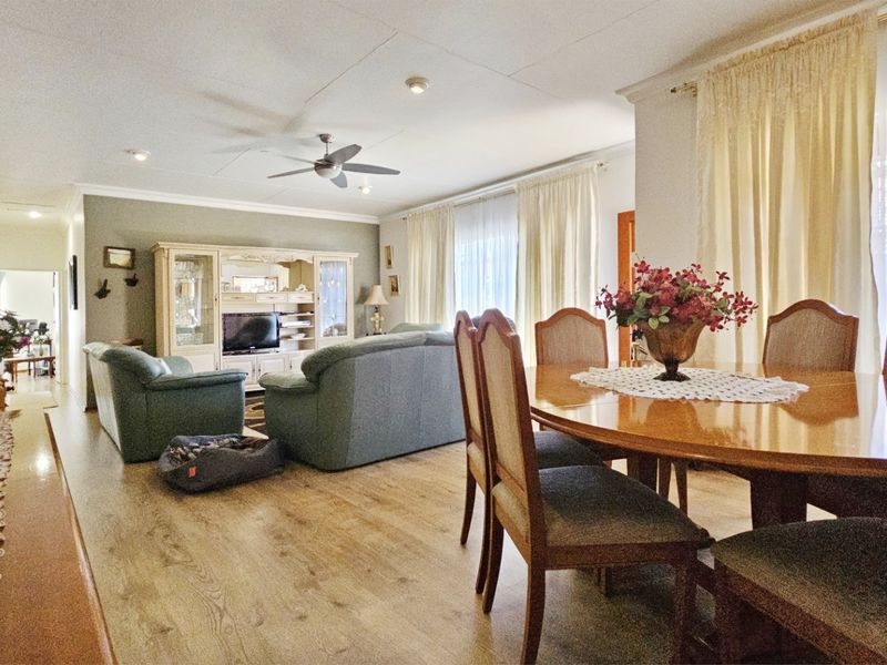 Impeccable simplex in Three Rivers East. - Photo 8