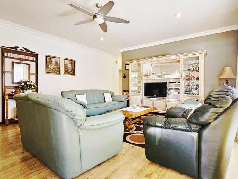 Impeccable simplex in Three Rivers East. - Photo 7