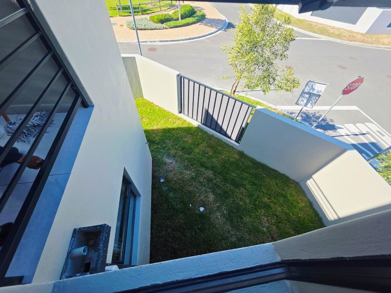 Premium Rental Home in Sought-After Sandown - Photo 2