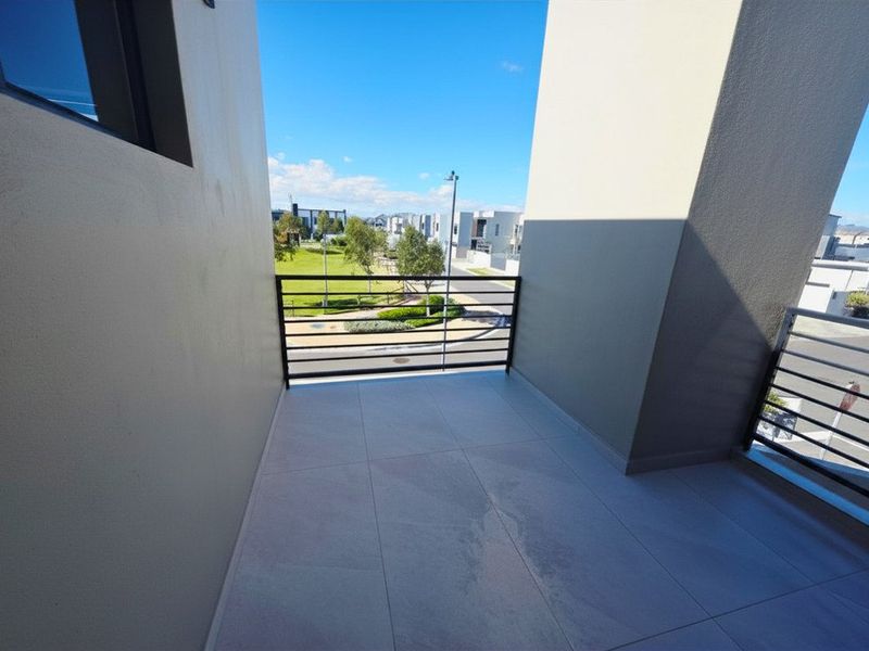 Premium Rental Home in Sought-After Sandown - Photo 3