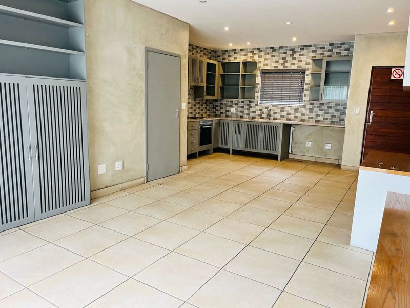 Stunning 2-Bedroom Duplex apartment for Sale at Hartfield - Photo 4