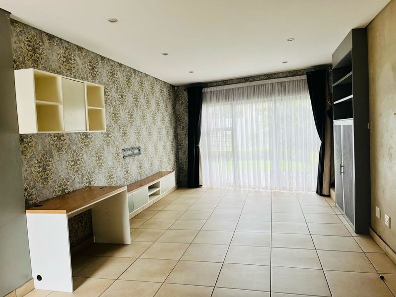 Stunning 2-Bedroom Duplex apartment for Sale at Hartfield - Photo 6