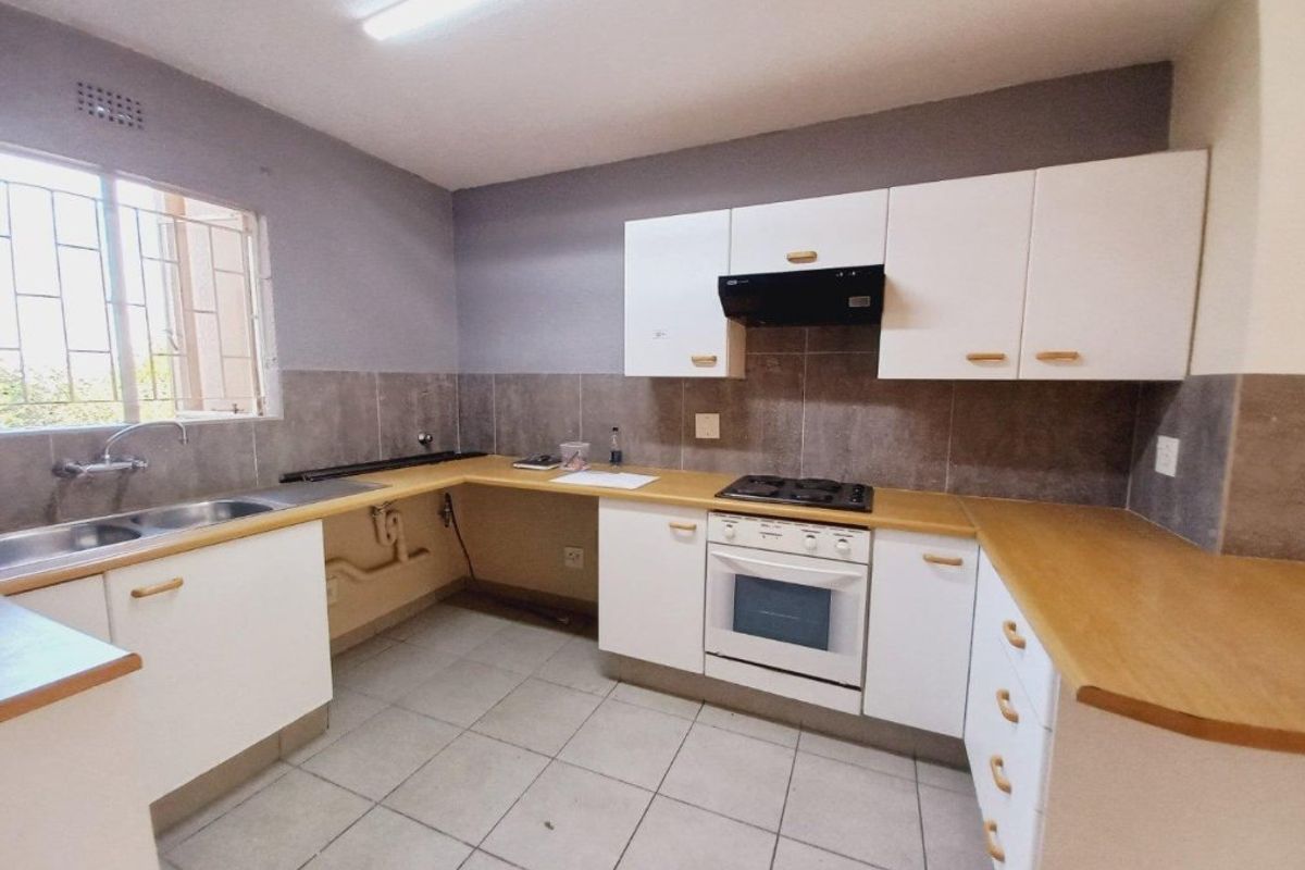 Two-Bedroom, 2 Bathroom Townhouse at Eagles Nest – Ground Floor - Photo 3