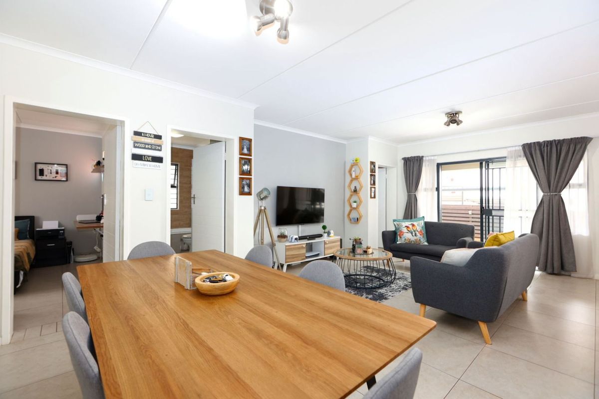 Stunning Modern Garden Unit  - Photo 3